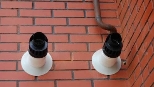 Коаксиальный дымоход выполняет две функции: отводит продукты сгорания и обеспечивает поступление кислорода извне