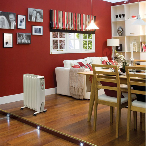 мощный обогреватель нагреет большую комнату