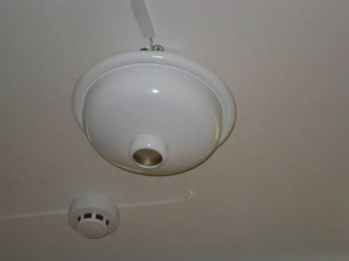 Модуль пожаротушения установленный на потолок