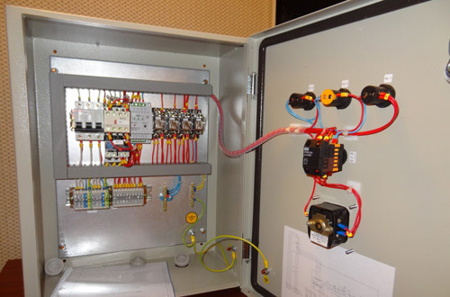 Шкаф управления вентилятором дымоудаления