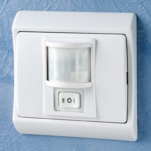 Автоматический выключатель света с датчиком движения